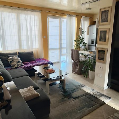 Art Apartment Kiril And Metodi Square Burgas Extérieur photo
