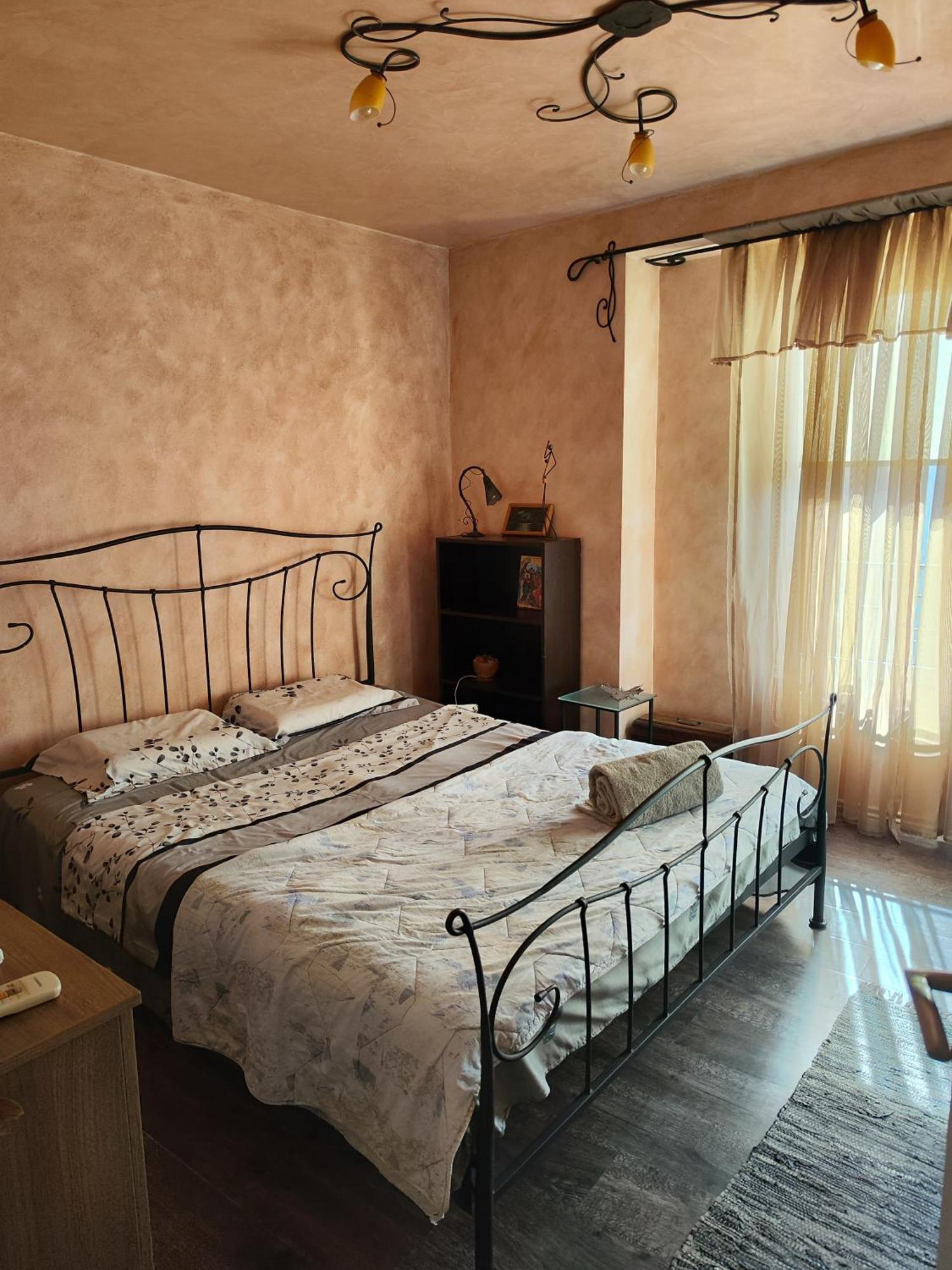 Art Apartment Kiril And Metodi Square Burgas Extérieur photo