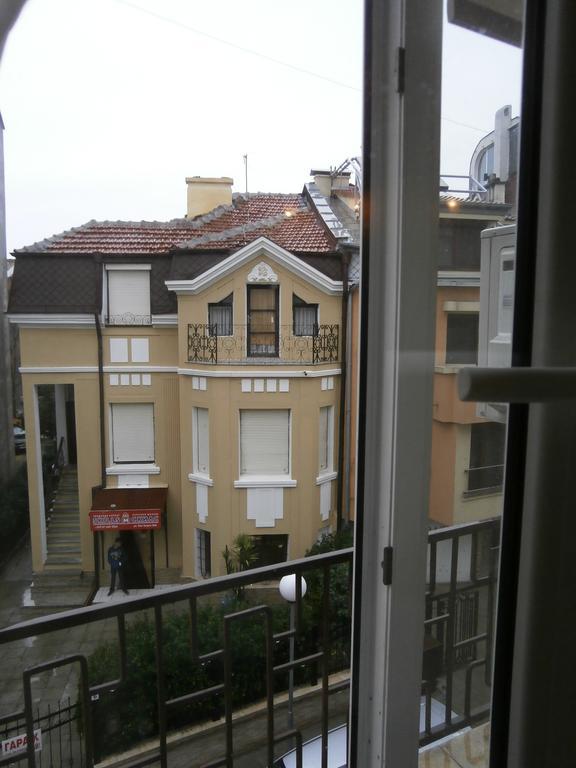 Art Apartment Kiril And Metodi Square Burgas Chambre photo