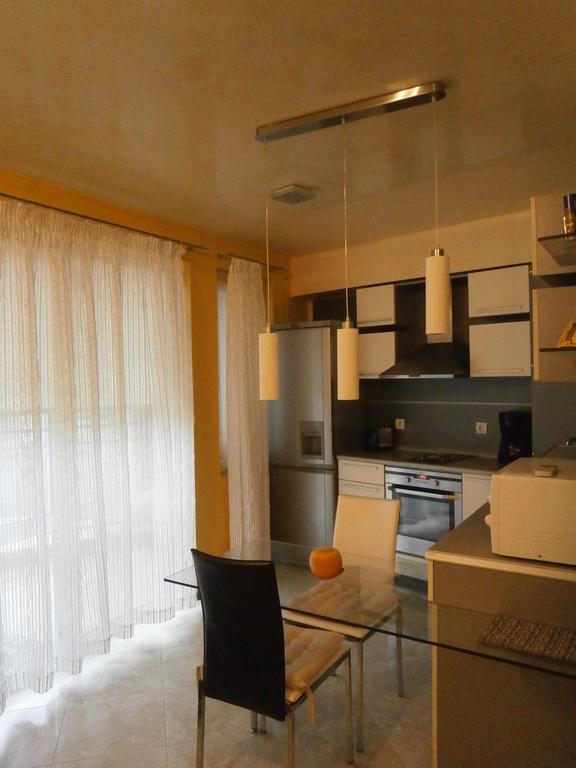 Art Apartment Kiril And Metodi Square Burgas Extérieur photo