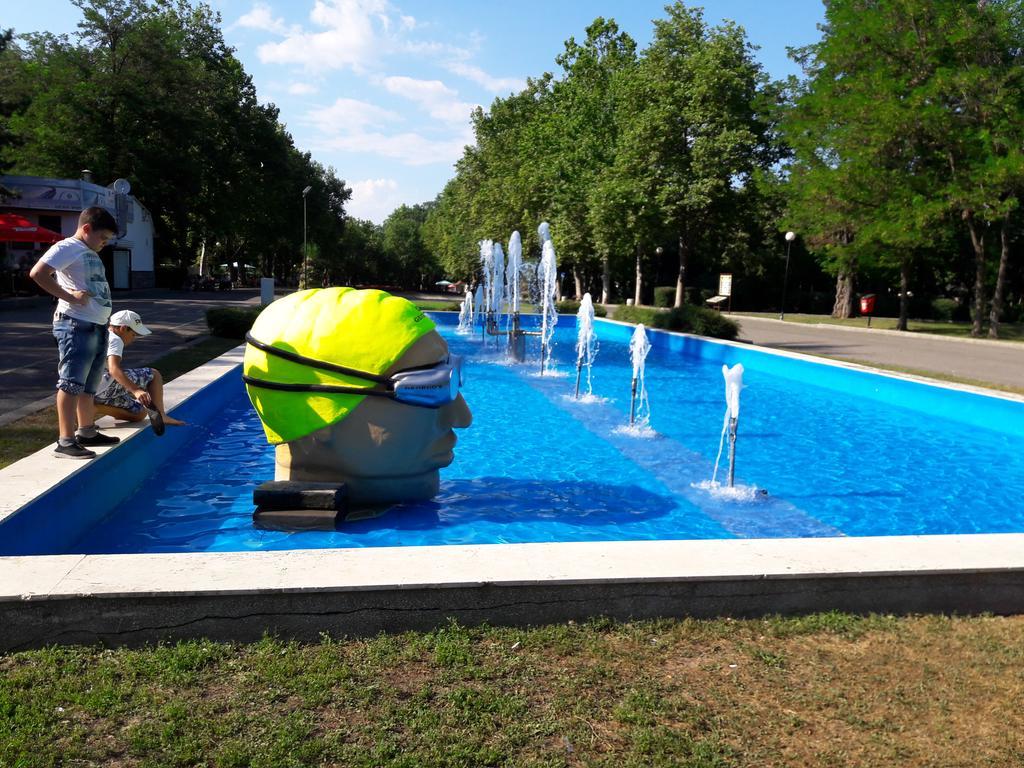Art Apartment Kiril And Metodi Square Burgas Extérieur photo