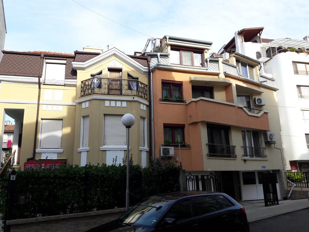 Art Apartment Kiril And Metodi Square Burgas Extérieur photo